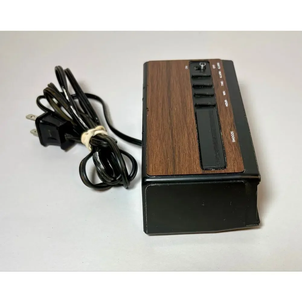Vintage Cosmo Time E517A Alarm Clock Wood Grain, Alarm Works test and working